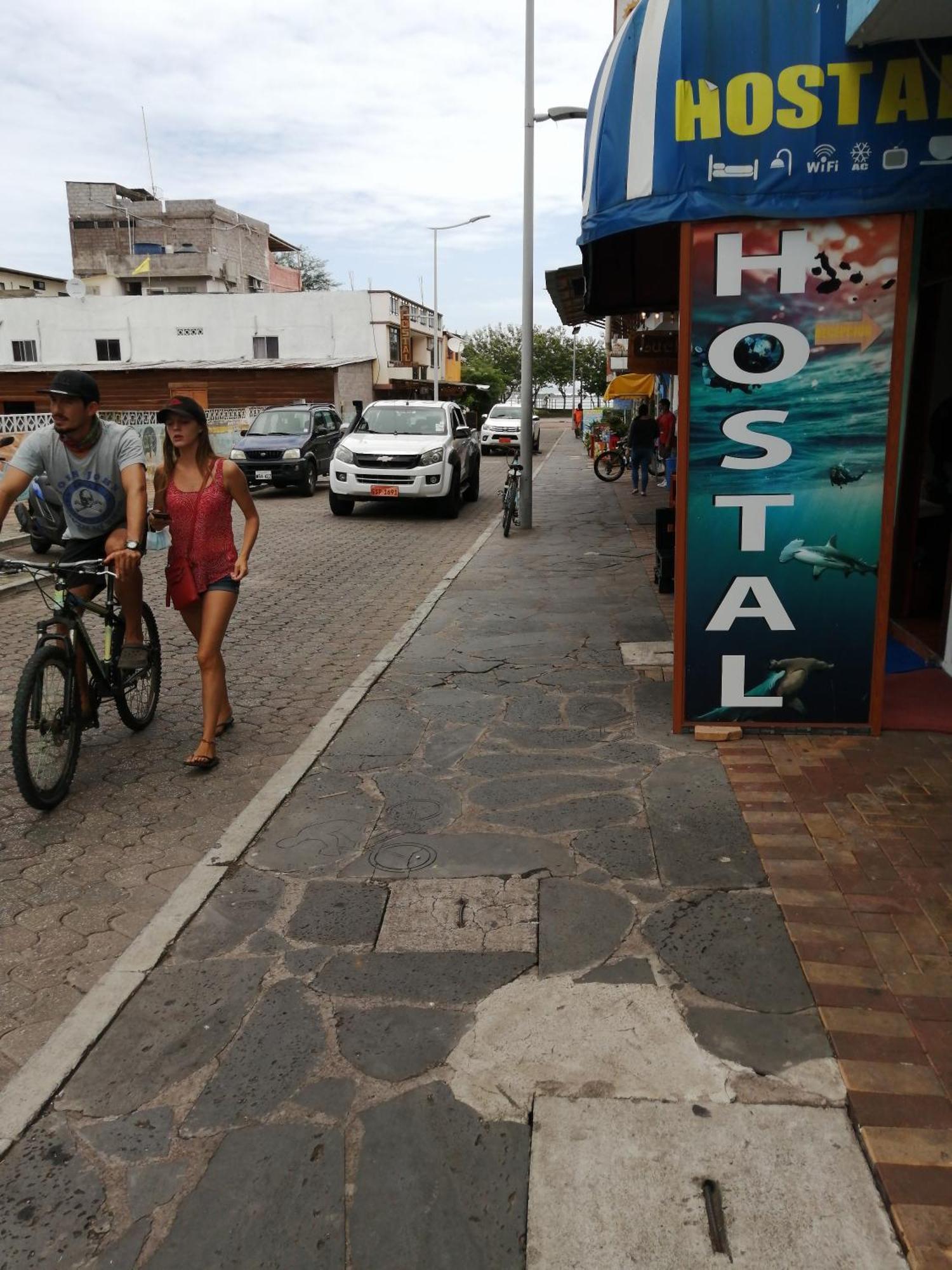 Hostal La Casa De Luis Puerto Baquerizo Moreno Exterior foto
