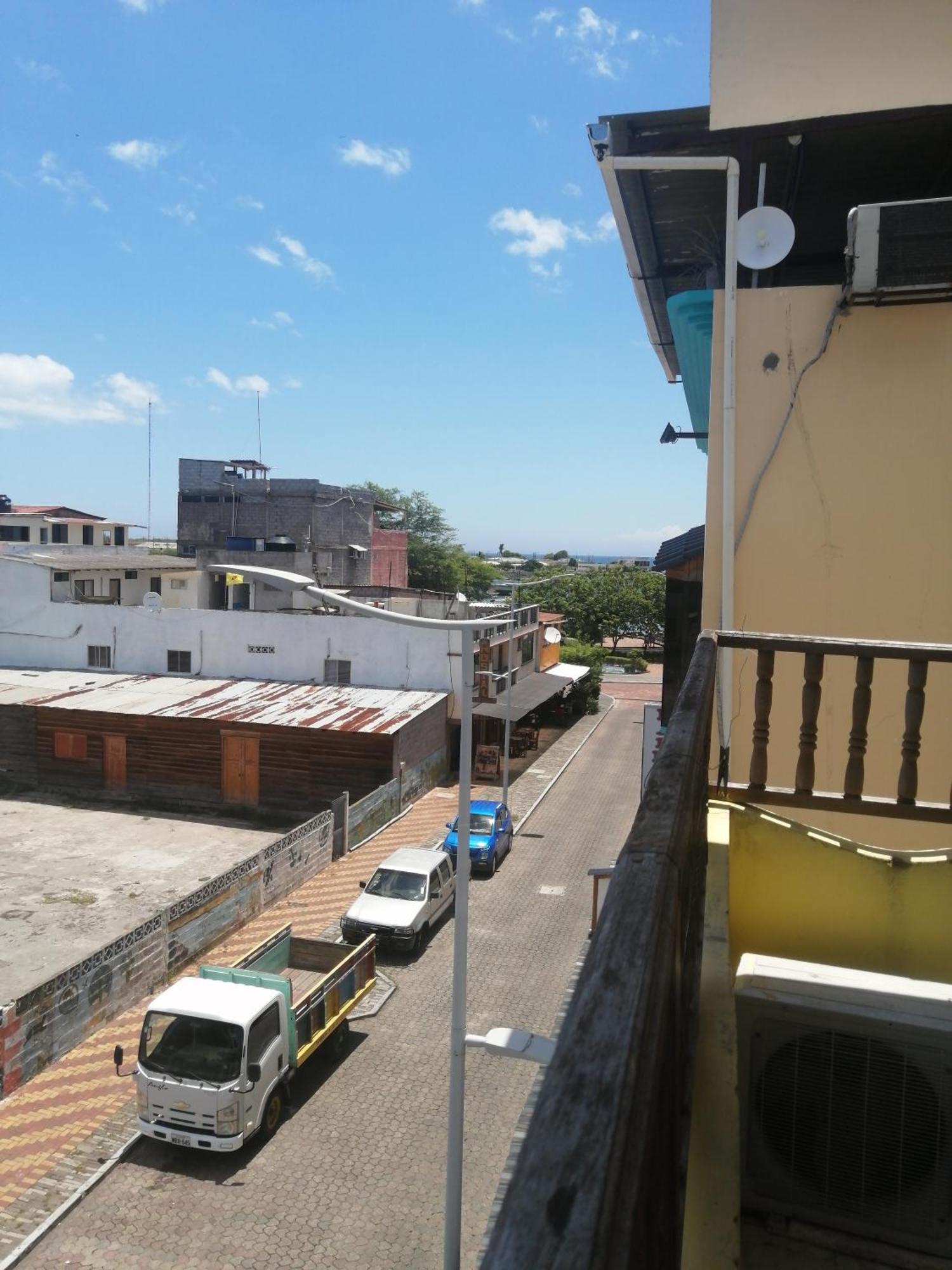 Hostal La Casa De Luis Puerto Baquerizo Moreno Exterior foto
